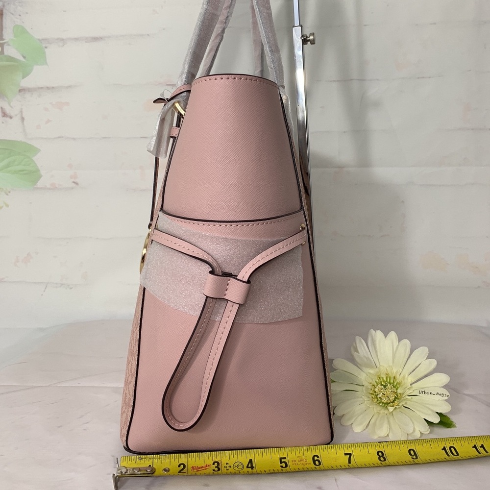 Michael Kors Gilly Large Drawstring Tote Set - Picture 4 of 9